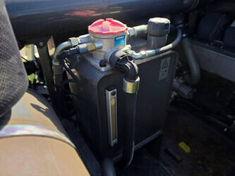 2011-claas-lexion-770tt-46838917