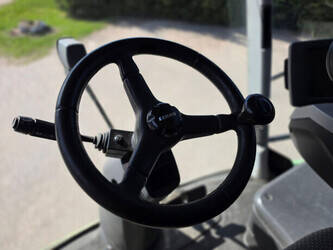 2011-claas-lexion-770tt-46838923