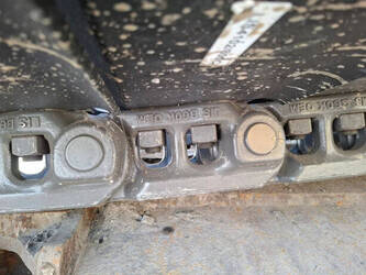 2017-komatsu-pc240lc-10-46838937