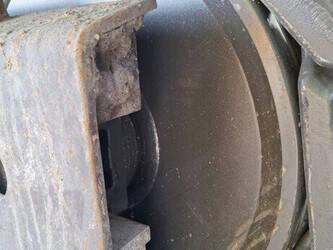 2017-komatsu-pc240lc-10-46838938