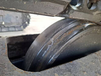 2017-komatsu-pc240lc-10-46838946