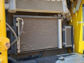 2017-komatsu-pc240lc-10-46838958