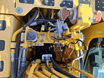 2017-komatsu-pc240lc-10-46838965