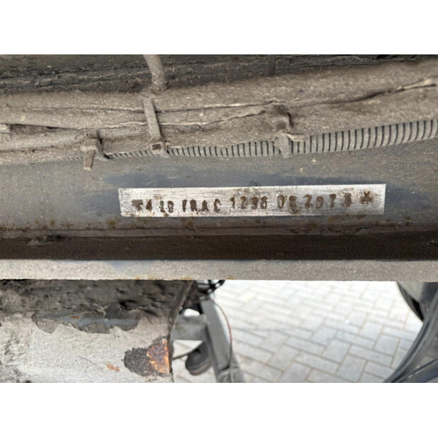 1996 تراكون Uden T0 S 1220-46839133