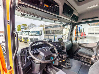 2017-mercedes-benz-arocs-1945-1447742-46839231