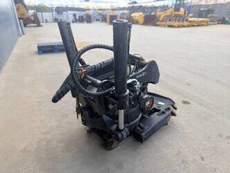 2020-caterpillar-s70-46839430