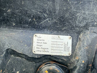 2020-caterpillar-s70-46839432