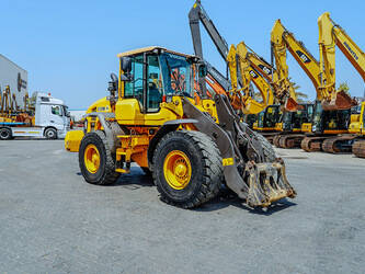 صورة ل شيولات 2012 فولفو L90G