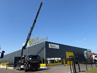 صورة ل شاحنات الرافعات 2012 فولفو FM450