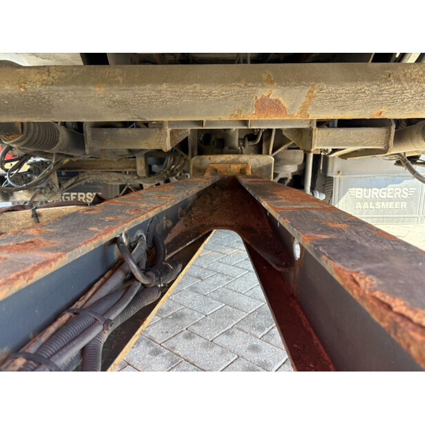 2010 BURG M-2-18-46840646