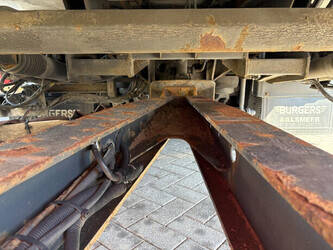 2010-burg-m-2-18-46840646