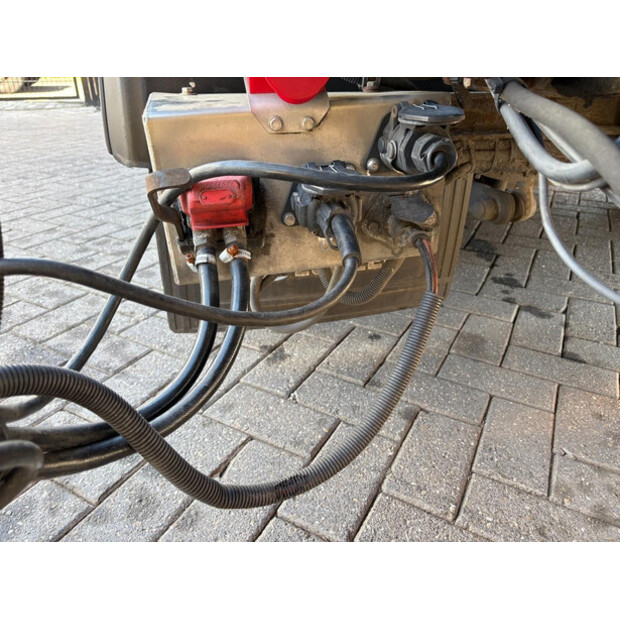 2010 BURG M-2-18-46840653