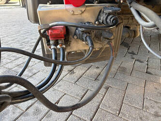 2010-burg-m-2-18-46840653