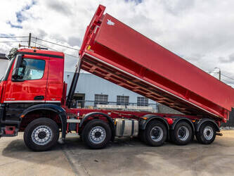 صورة ل شاحنات قلابة 2016 مرسيدس بنز AROCS 4745L