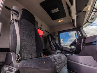 2016-mercedes-benz-arocs-4745-l-10x4-4-pieces-46840738