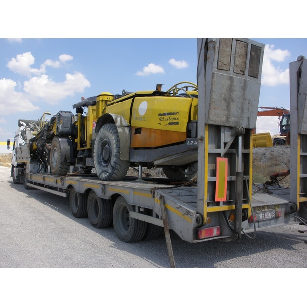 2005 Atlas Copco BOOMER L2D-46840805