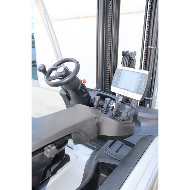 2021 Still RX20-20P-46848183