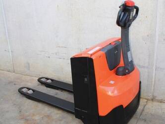 صورة ل مناولة العتاد 2018 بي تي LWE 160 للبيع في فرنسا