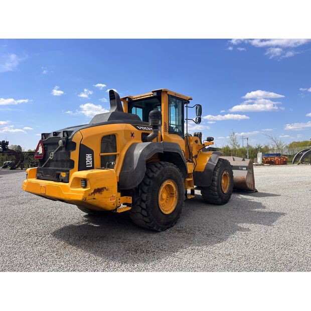 2016 فولفو L120H-46848422