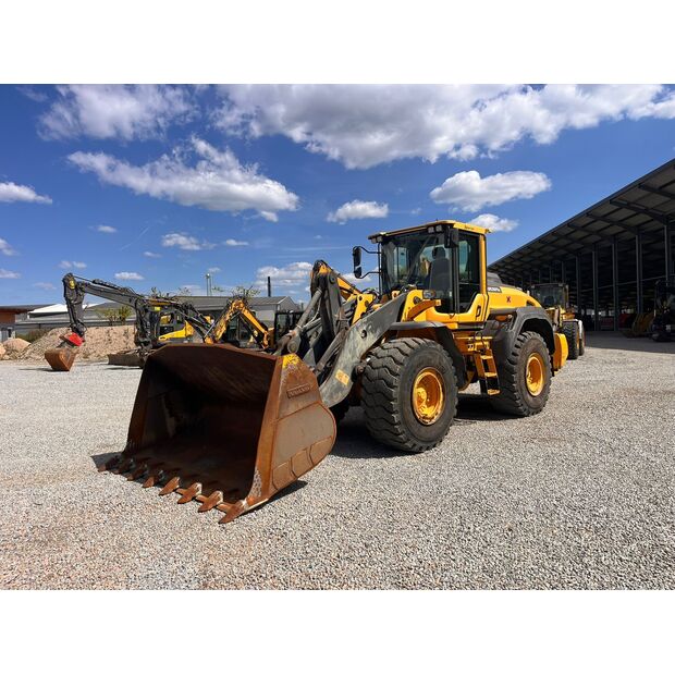 2016 فولفو L120H-46848424