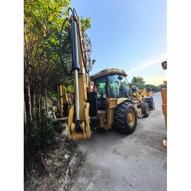 2023 كاتربيلر 420F-46851556