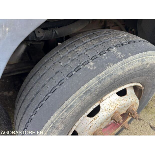 1999 Renault M150-46854567