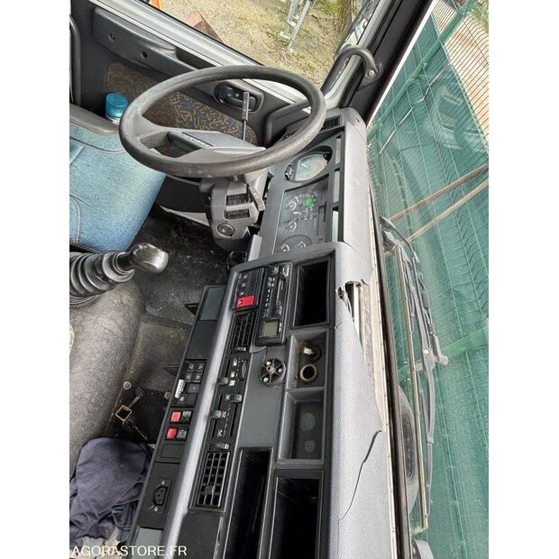 1999 Renault M150-46854571