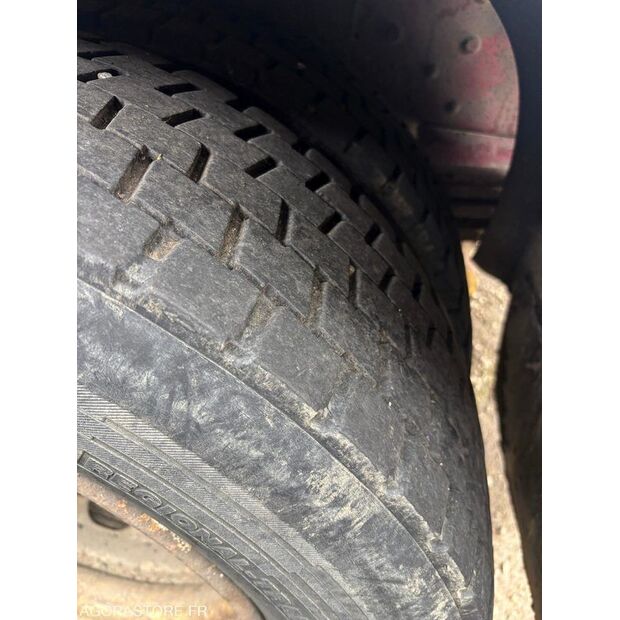 1999 Renault M150-46854579