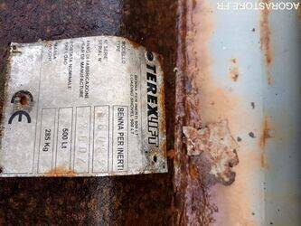 2004-genie-gth-3007-46854650