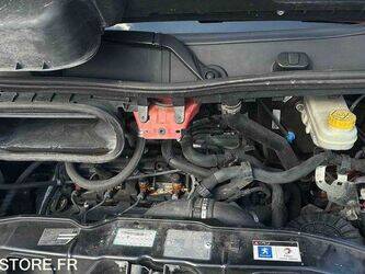 2012-peugeot-boxer-1447487-46854794