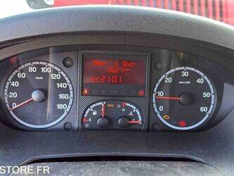 2012-peugeot-boxer-1447487-46854802