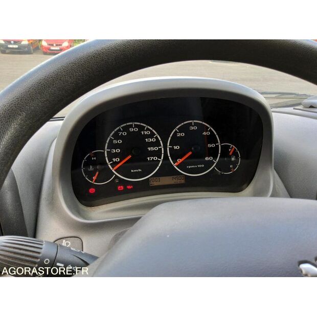 2003 بيجو BOXER-46855913