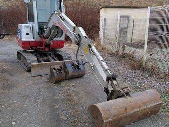 2012-takeuchi-tb-228-1447551-46855920