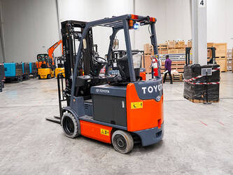 2018-toyota-8fbcu25-46856695