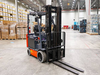 2018-toyota-8fbcu25-46856696