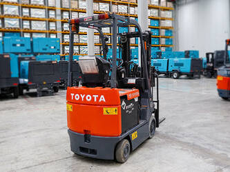 2014-toyota-7fbcu18-46856715