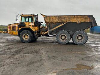 صورة ل شاحنات قلابة مفصلية 1998 فولفو A30C للبيع في إسبانيا