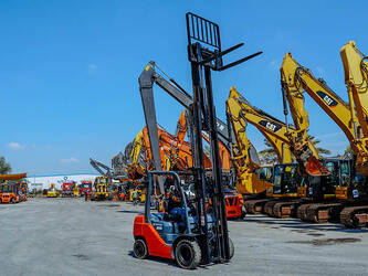 صورة ل رافعات شوكية 2017 تويوتا 8FDU25