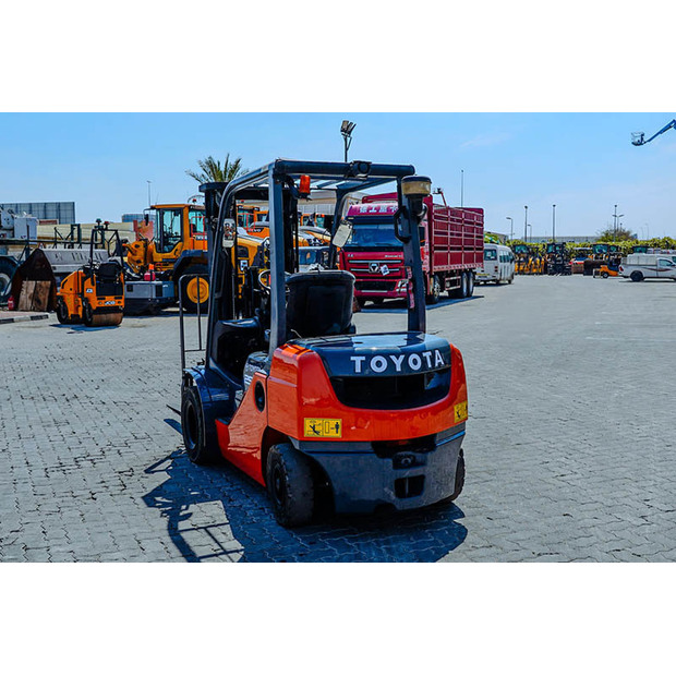 2017 تويوتا 8FDU25-46857935