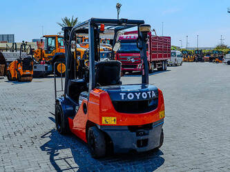 2017-toyota-8fdu25-46857935