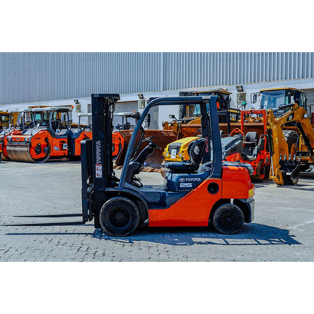 2017 تويوتا 8FDU25-46857936