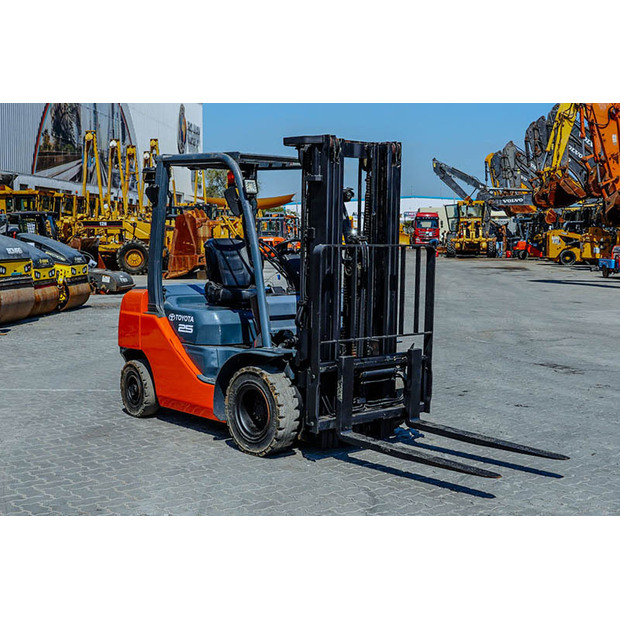 2017 تويوتا 8FDU25-46857938