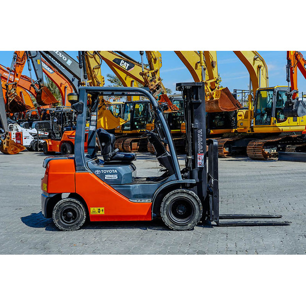 2017 تويوتا 8FDU25-46857940