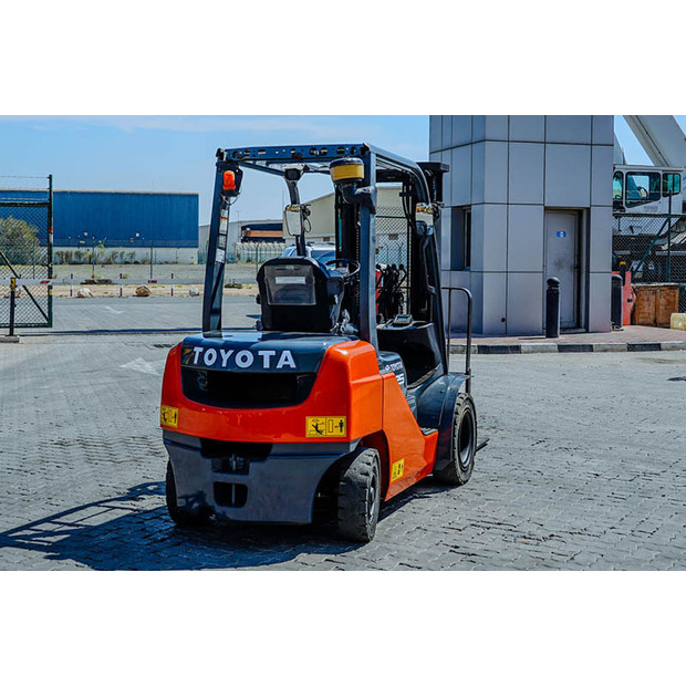 2017 تويوتا 8FDU25-46857941