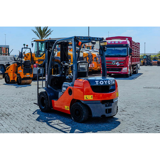 2017 تويوتا 8FDU25-46857942