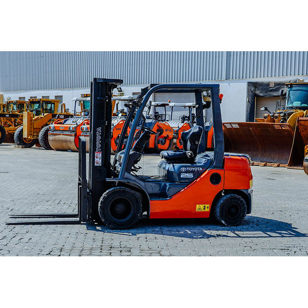 2017 تويوتا 8FDU25-46857943