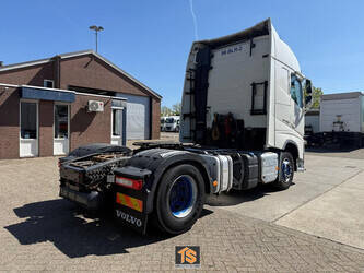2014-volvo-fh-1448103-46859480