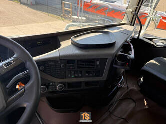 2014-volvo-fh-1448103-46859490