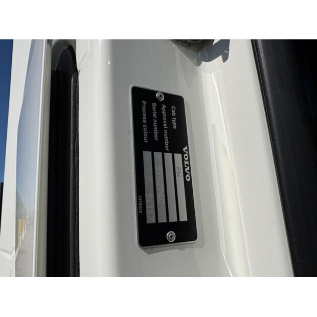 2018 فولفو FH-46859650