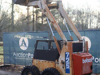 bobcat-725-1448114-46859887